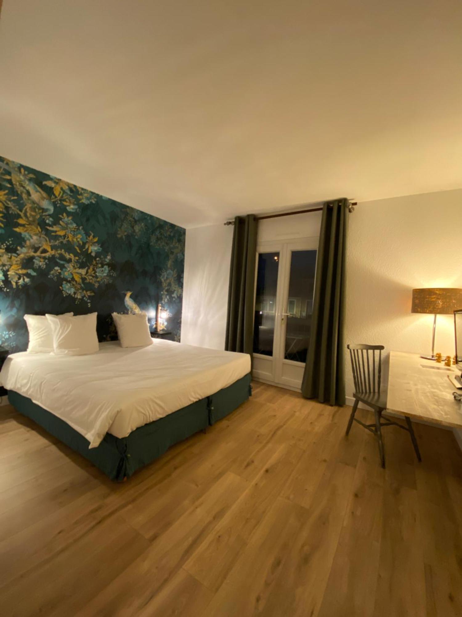 Logis Hotel Medieval, Montelimar Nord Rochemaure Bagian luar foto