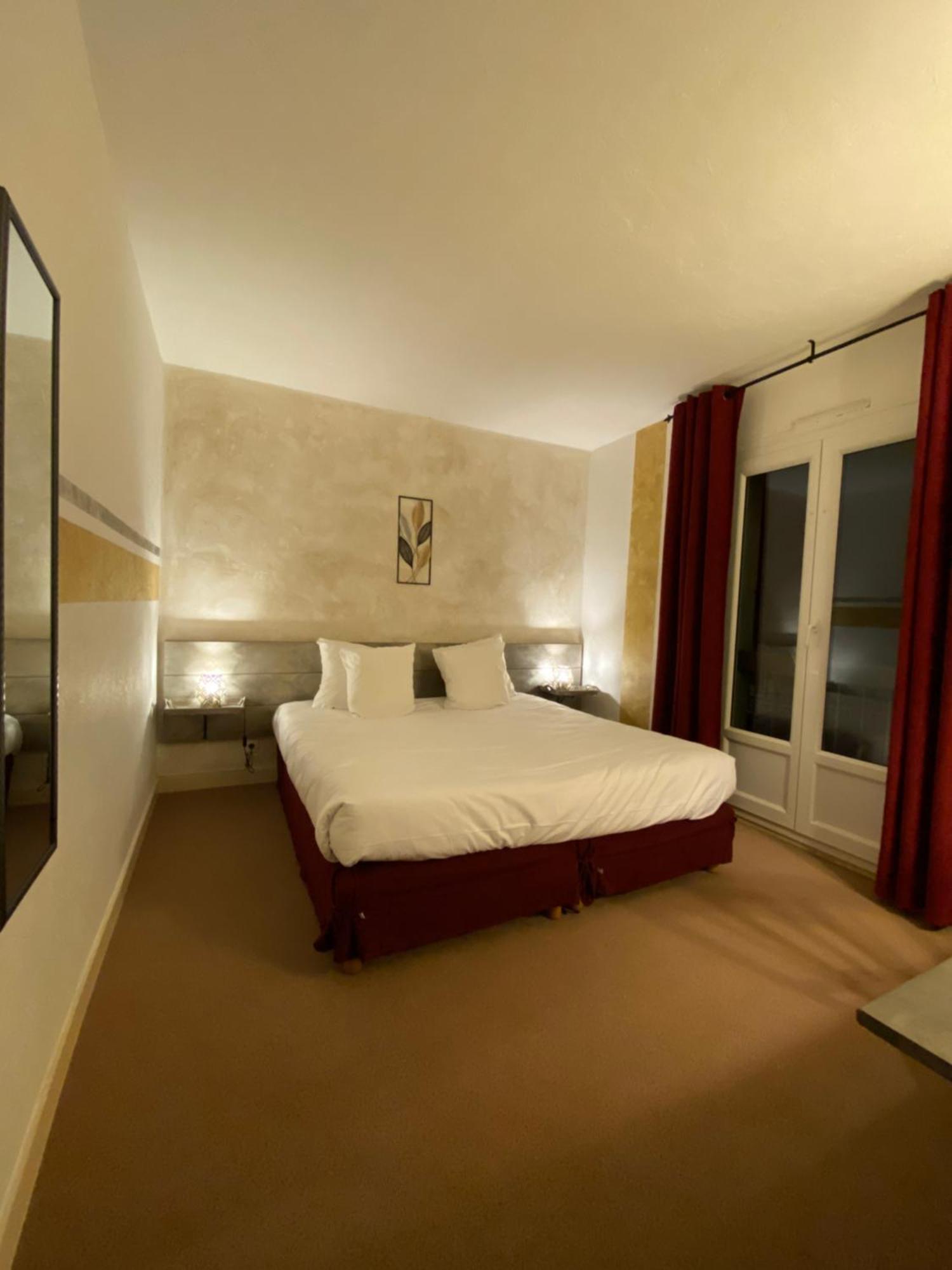 Logis Hotel Medieval, Montelimar Nord Rochemaure Bagian luar foto