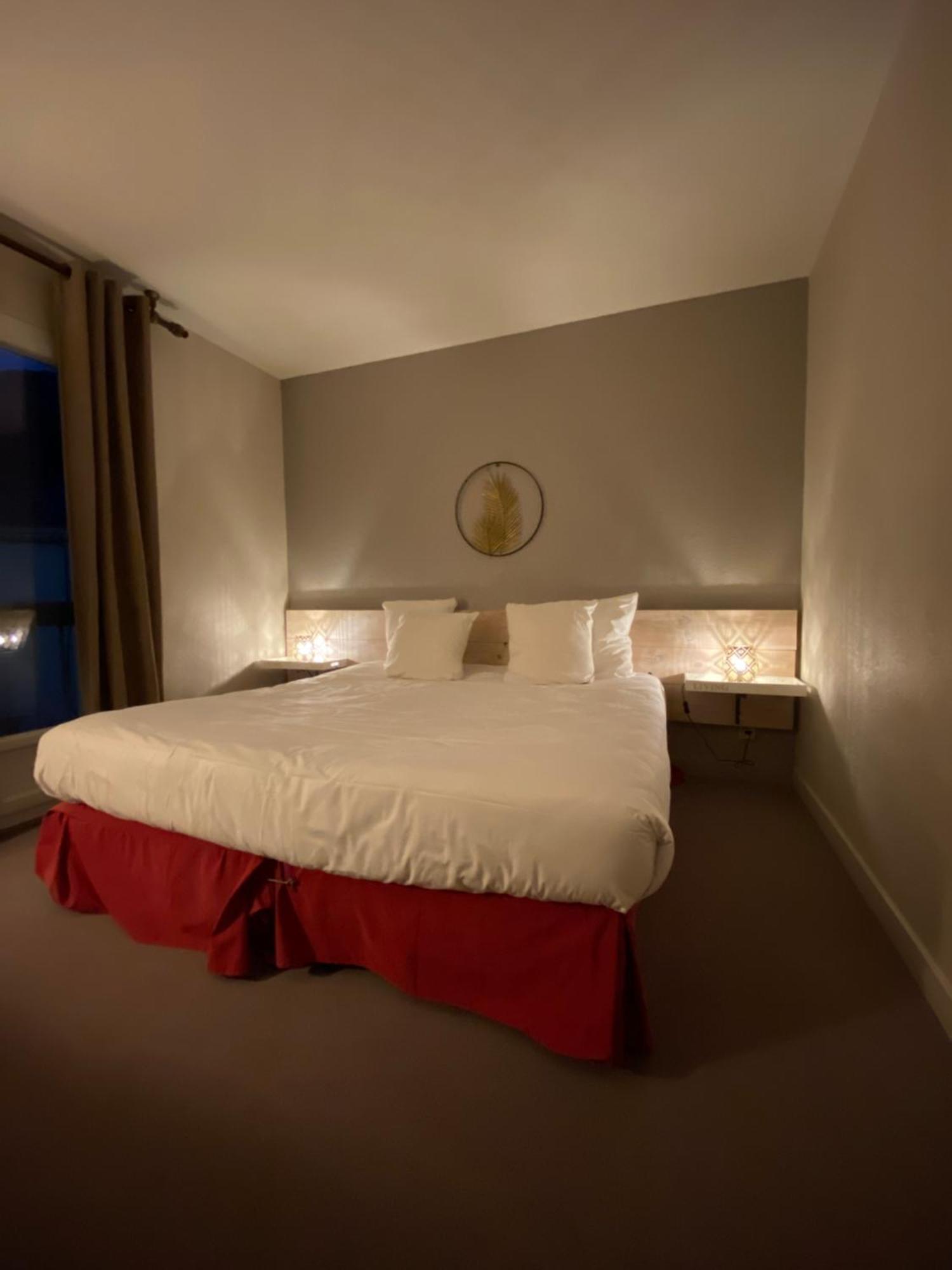Logis Hotel Medieval, Montelimar Nord Rochemaure Bagian luar foto
