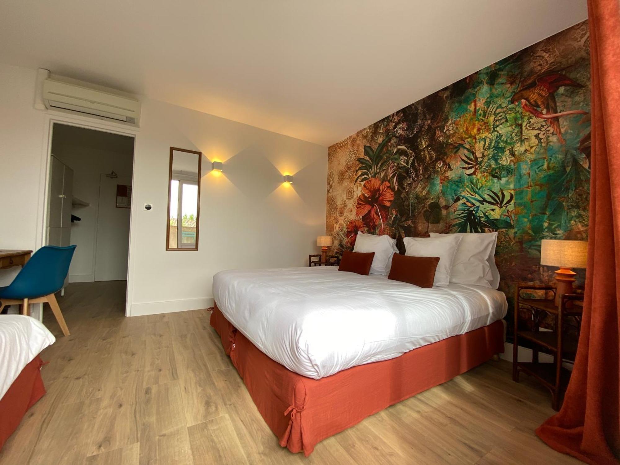 Logis Hotel Medieval, Montelimar Nord Rochemaure Bagian luar foto