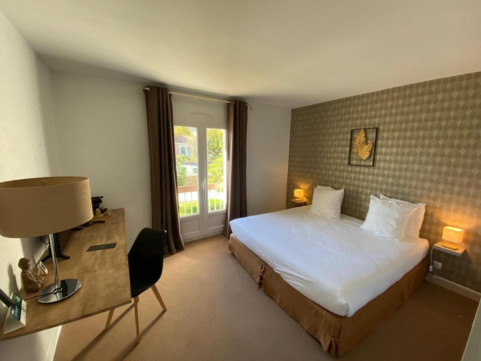 Logis Hotel Medieval, Montelimar Nord Rochemaure Bagian luar foto