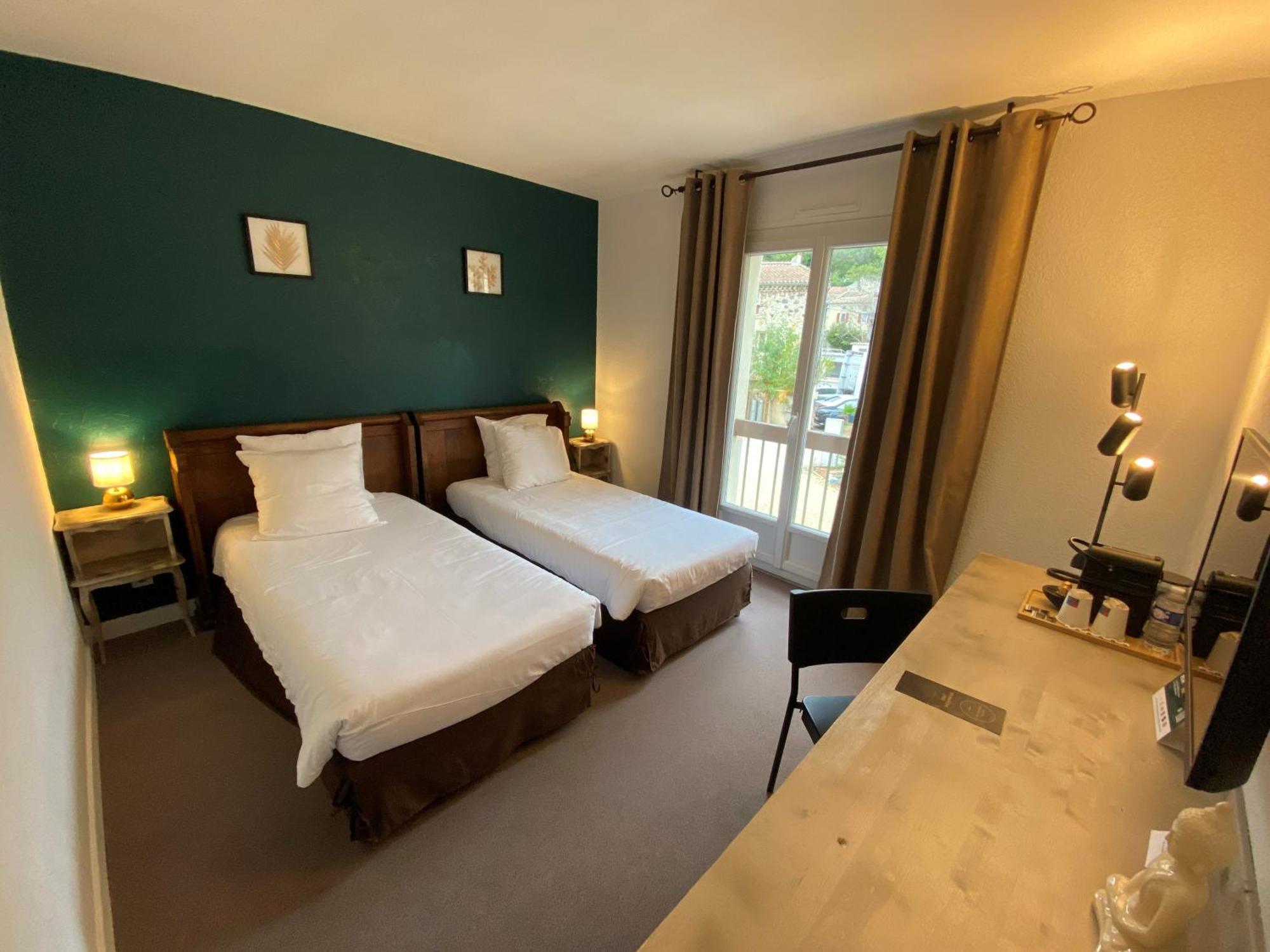 Logis Hotel Medieval, Montelimar Nord Rochemaure Bagian luar foto