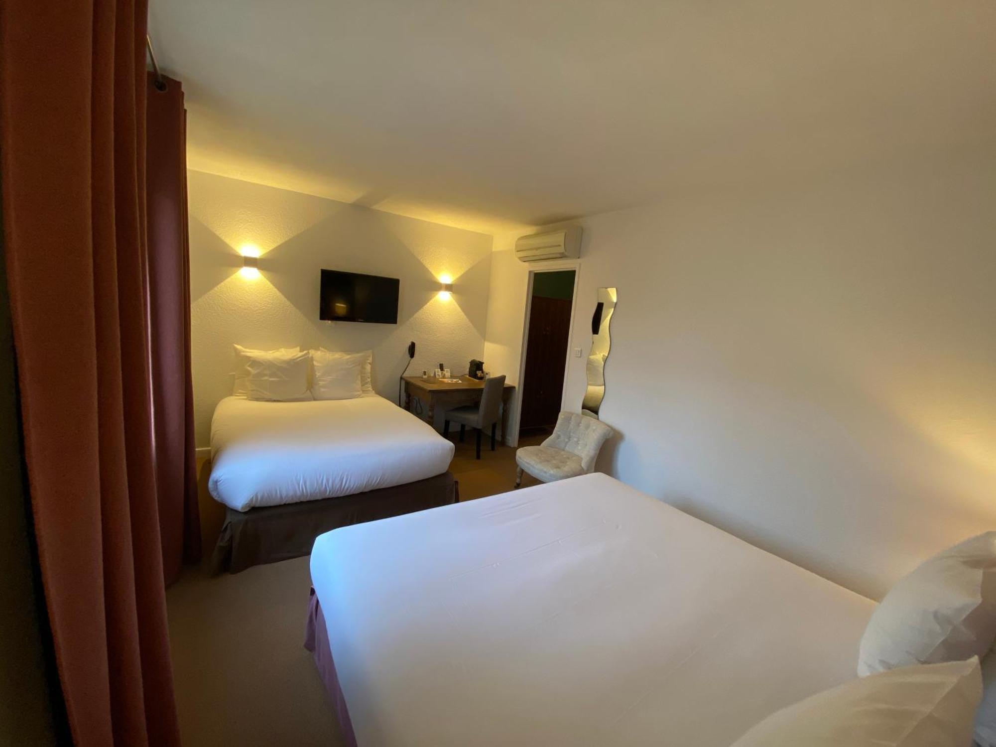 Logis Hotel Medieval, Montelimar Nord Rochemaure Bagian luar foto